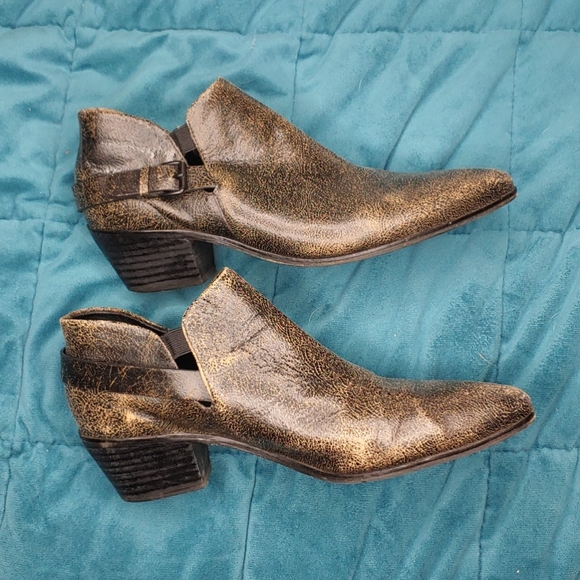 Elie Tahari Pacifico Booties - Picture 5 of 6